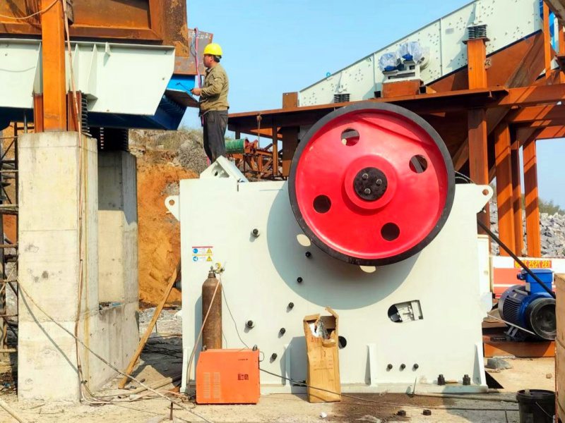 顎式破碎機(jī)